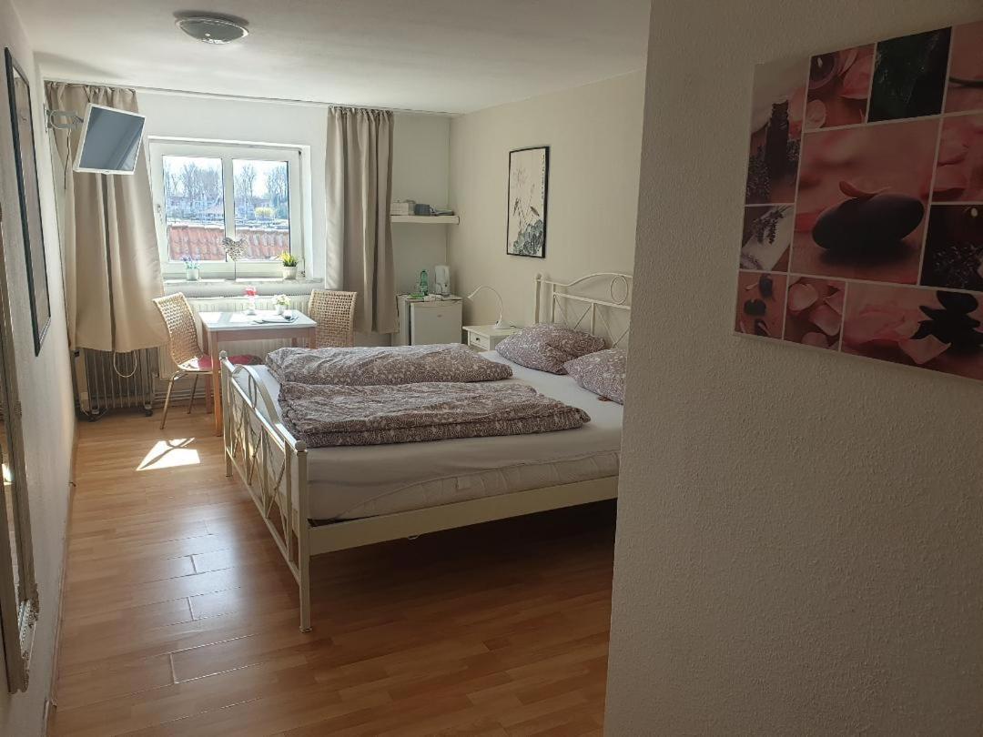 Rooming24, Kleine Pension リューベック エクステリア 写真
