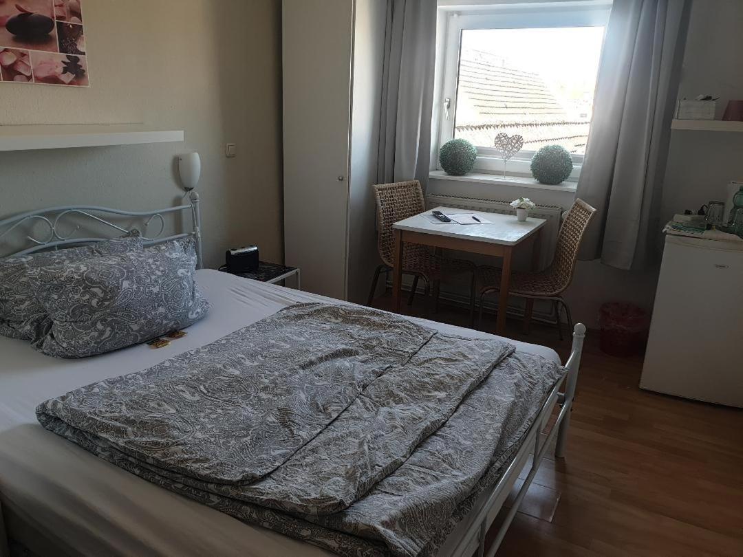 Rooming24, Kleine Pension リューベック エクステリア 写真